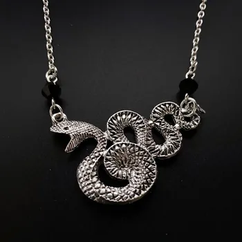 Móda Tmavé Šperky Had Tvaru Gotického Náhrdelník Hady Zapletené Akryl Crystal Prívesok Čarodejnice Šperky, Darčeky pre Ženy