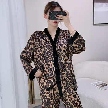 2 KS PJS Súprav tvaru Pyžamo S Tlačidlami Ženy Leopard Tlač Sleepwear Velvet Salónik Nosenie Jeseň Odev Mäkké Domáce Oblečenie